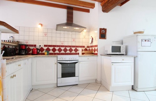 Saint-Maurice-en-Cotentin Cottage | Charming Countryside Retreat with Modern Amenities and Garden in Saint-Maurice-en-Cotentin
