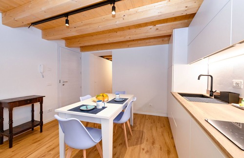 Assenza Apartment | Charm Lakefront Apartment La Corte MGH
