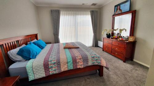 Clyde North House | Charm Villa