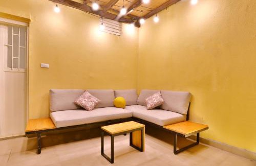 Sodeco Apartment | Charm Vintage Achrafieh Apt with Garden Pizza Oven BBQ Hottub