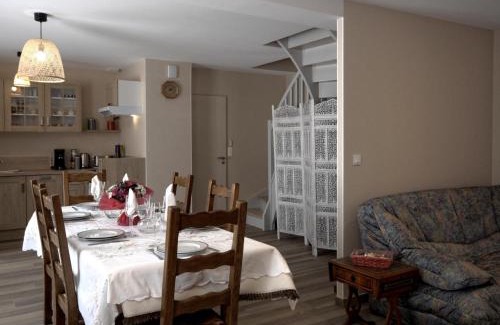 Montagney House | Charmant gîte rénové dans parc avec terrasse - FR-1-583-428