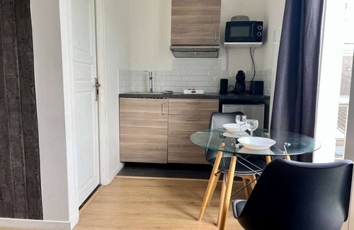 Chatellerault Apartment | Charmant studio terrasse en centre-ville