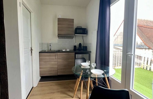 Chatellerault Apartment | Charmant studio terrasse en centre-ville