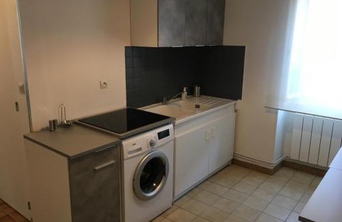 Saint-Pierre-le-Moutier Apartment | Charmant T2 RDC dans résidence avec parc arboré