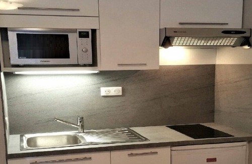 Bagneres-de-Luchon Apartment | Charmant T2, hypercentre, calme, terrasse, parking, commerces