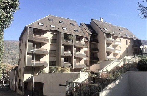Bagneres-de-Luchon Apartment | Charmant T2, hypercentre, calme, terrasse, parking, commerces