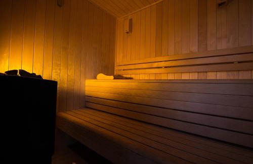 Boismorand Ski Chalet | Charmante Cabane dans les arbres avec jacuzzi et sauna