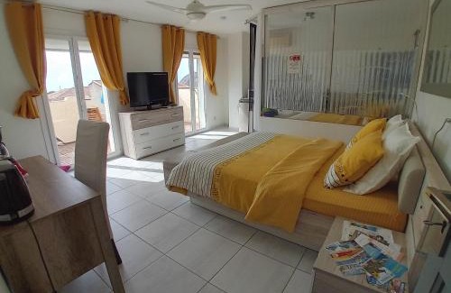 La Ciotat Bed & Breakfast | Charmante chambre avec vue mer - parking