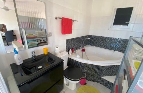 La Ciotat Bed & Breakfast | Charmante chambre avec vue mer - parking