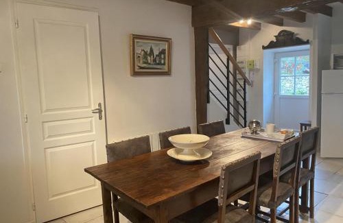 Saint-Priest-d'Andelot House | Charmante fermette rénovée avec WiFi, parking et animaux acceptés - FR-1-489-407