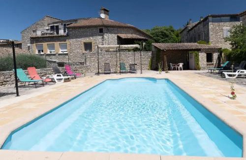 Orgnac-l'Aven Apartment | Charmante location avec piscine partagée à Orgnac-l'Aven, 60 m²tr