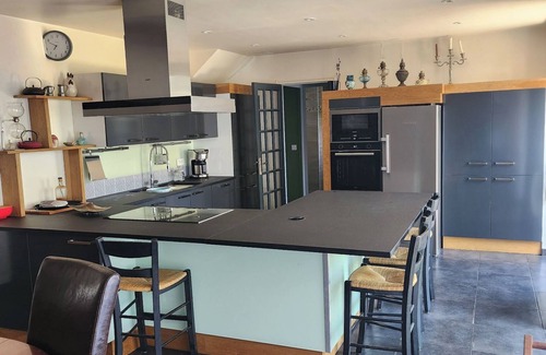 Plerin House | Charmante Longere Avec Piscine Chauffee Dans un Havre de Paix Proche des Plages