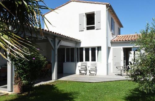 Les Portes-en-Re House | Charmante Maison avec Jardin, à Proximité du Centre des Portes-en-Ré, 3 Chambres, WIFI - FR-1-434-59