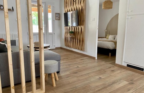 Julienne Apartment | Charmante MAISON Lumineuse, Chaleureuse et confortable