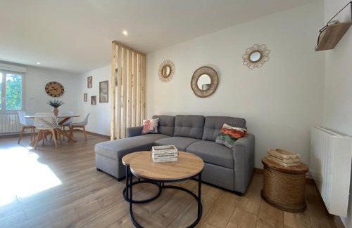 Julienne Apartment | Charmante MAISON Lumineuse, Chaleureuse et confortable