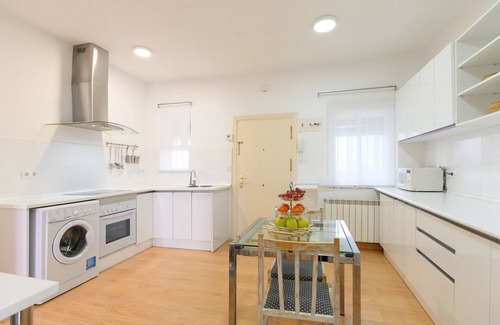 Four Towers Business Area Apartment | Charmartin 4 Towers: 2 bedrooms ideal for families and business travellers