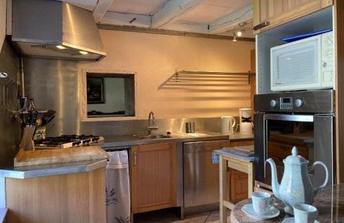 Esmoulieres House | Charme Authentique au Moulin de Saphoz avec Grand Jardin - FR-1-583-499
