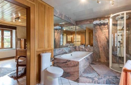 Esmoulieres House | Charme Authentique au Moulin de Saphoz avec Grand Jardin - FR-1-583-499