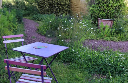 Saint-Meen-le-Grand Cottage | Charme et Nature - Room in a mud house in Brocéliande country