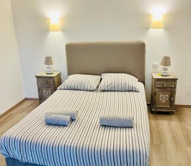 Chateauneuf-de-Gadagne Apartment | Charme unique sous les remparts