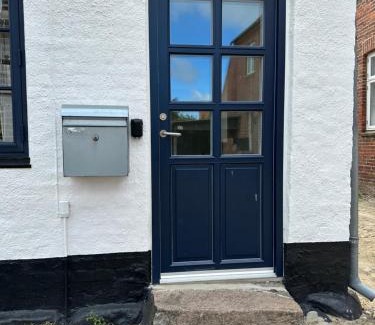 Ringkobing Apartment | Charmerende stue lejlighed i centrum