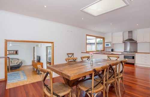 Tootgarook House | Charmes paradise by the shore, Tootgarook - 1 NIGHT FREE!* - Luxury 4 bedroom zoned house with heated pool