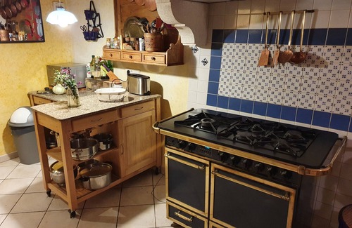 Saint-Paulet-de-Caisson House | Charming Provencal farmhouse with large swimming pool in the Valbonne forest