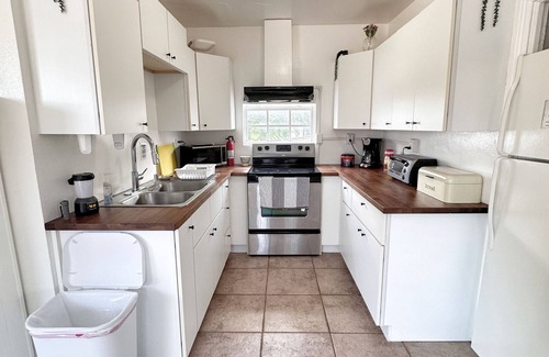 Estate Kings Quarter Apartment | Charming 1.5 bedroom apartment with WiFi, AC in historic Charlotte Amalie !