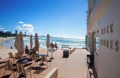 Burleigh Heads Apartment | Charming 1-bed apartment, located directly across the road from Burleigh Beach!