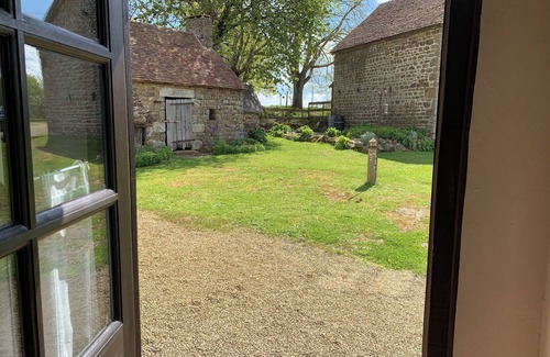 Andaine - Passais Cottage | Charming 1-Bed Cottage in Ceauce