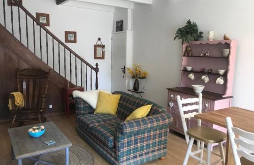 Montemboeuf House | Charming 1-bed cottage Montemboeuf