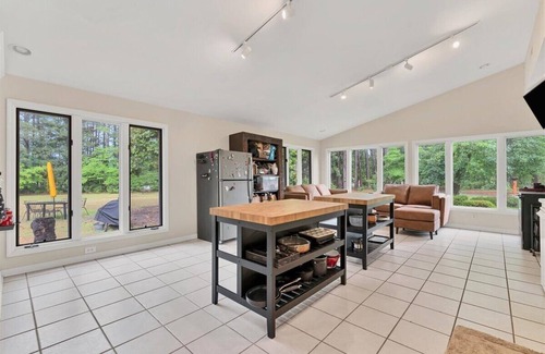 Southern Pines House | Charming 1-bedroom room with shared bathroom in Southern Pines with WiFi, AC
