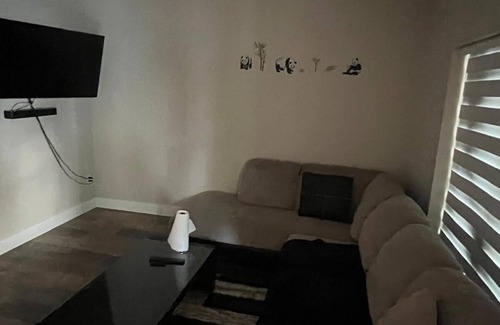 Abbotsford Apartment | Charming 1-bedroom apartment with WiFi, AC in delightful Abbotsford