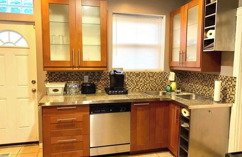 Westwood Apartment | Charming 1-bedroom apartment with WiFi, AC in marvelous Cincinnati