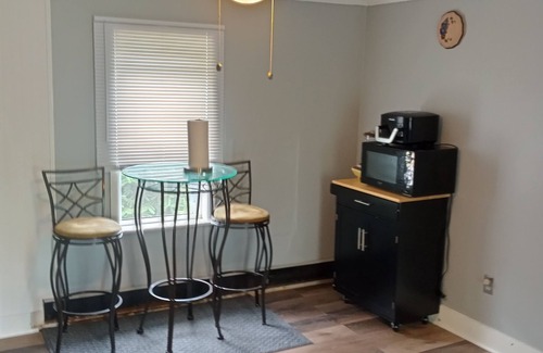 Penn Hills Apartment | Charming 1-bedroom apartment with AC, WiFi in marvelous Pittsburgh
