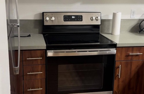 Southwest Berkeley Apartment | Charming 1-bedroom apartment in lovely Berkeley with fitness room + MORE