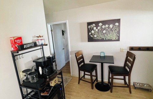 John Day Apartment | Charming 1-bedroom apartment in lovely John Day with WiFi, AC