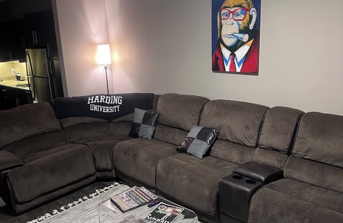 Addison Apartment | Charming 1-bedroom apartment in delightful Addison with WiFi, AC, fitness room