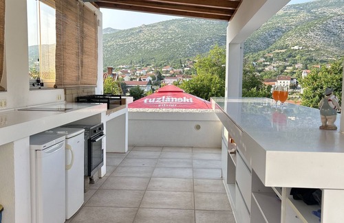 Blagaj Apartment | Charming 1-bedroom apartment in Blagaj with pool and lush garden