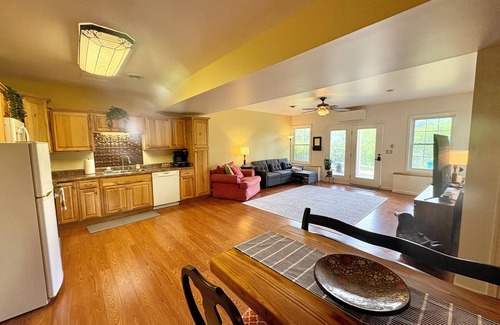 Floyd Apartment | Charming 1-bedroom apartment in Floyd