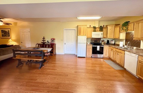 Floyd Apartment | Charming 1-bedroom apartment in Floyd