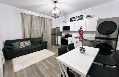 Ocoee Apartment | Charming 1-bedroom apartment with pool, WiFi, AC centrally located!
