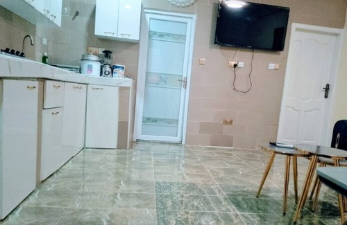Tema Apartment | Charming 1-bedroom apartment in Tema with AC