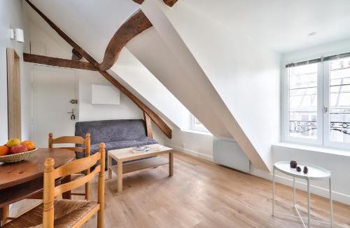 Quartier de la Porte-Saint-Denis Apartment | Charming 1 Bedroom Apt in the Heart of Paris (6F)