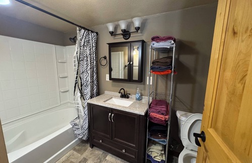 Pendleton Cottage | Charming 1-bedroom cottage with WiFi and AC in delightful Pendleton