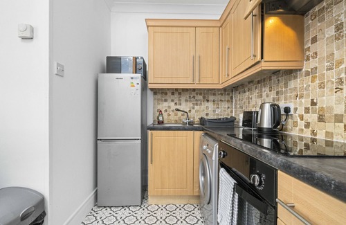 Alexandria Apartment | Charming 1-Bedroom Home in Alexandria