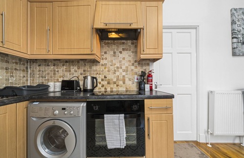 Alexandria Apartment | Charming 1-Bedroom Home in Alexandria