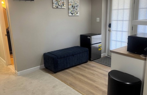 Germantown House | Charming 1-bedroom house in Germantown with AC, WiFi