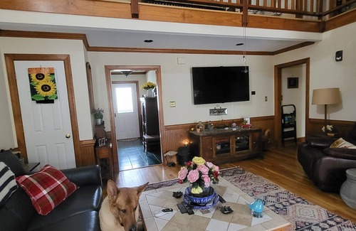 Petersburg House | Charming 1-bedroom house in Petersburg with AC, WiFi. Enjoy your stay