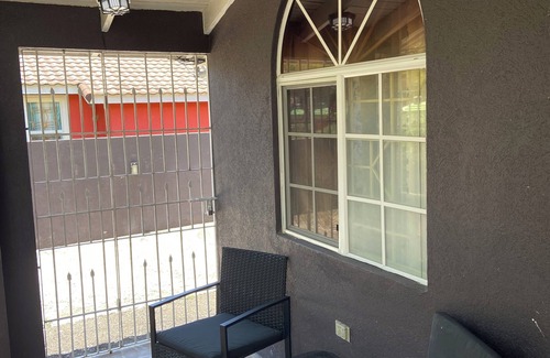 Falmouth House | Charming 1-bedroom house with AC, WiFi in welcoming Falmouth